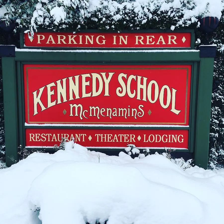 Hotel Mcmenamins Kennedy School Portland