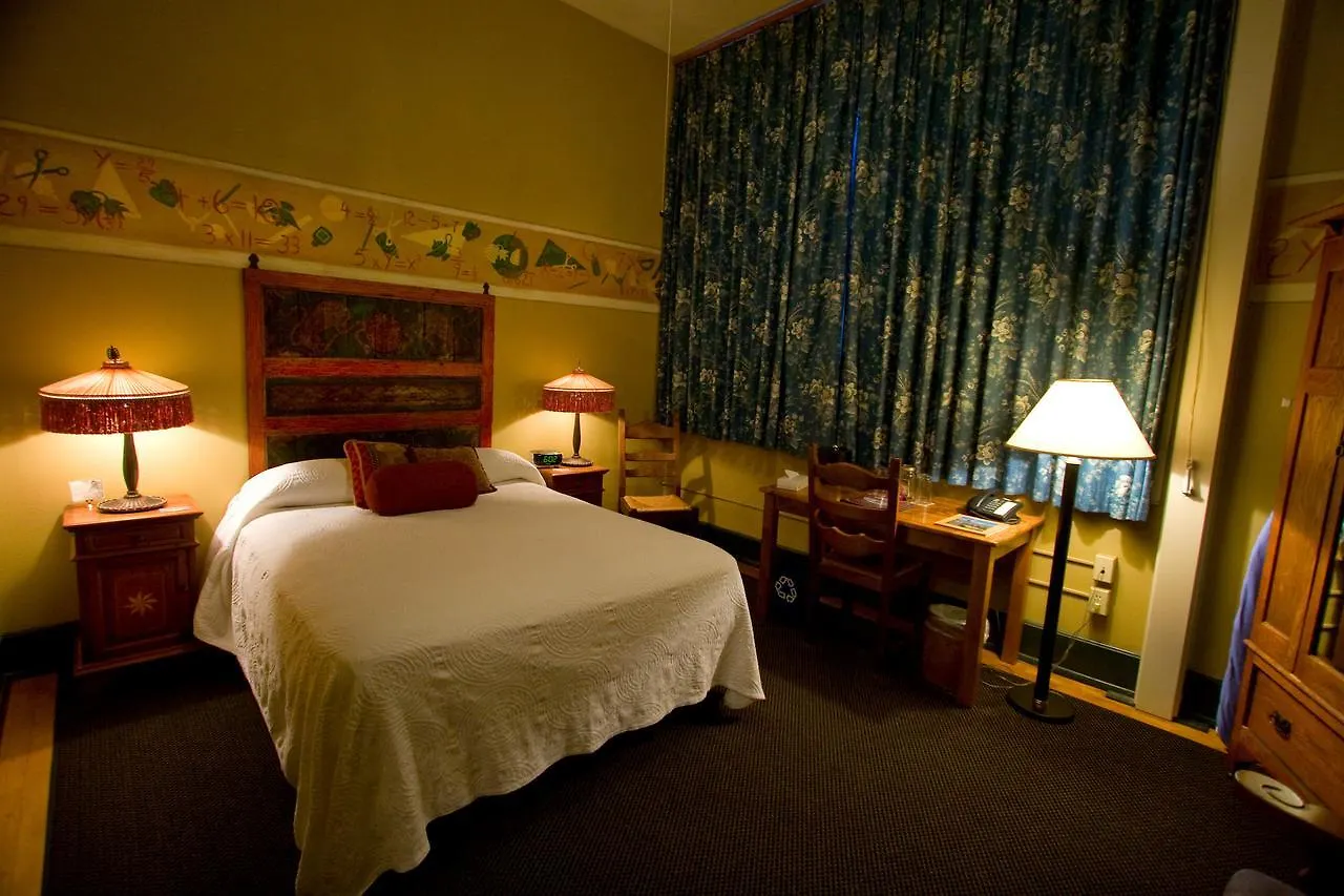 Hotel Mcmenamins Kennedy School Portland